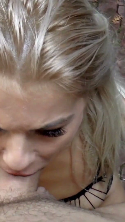 See hot MOM Jasmine Rouge giving her bf a deepthroat sucking | Clip 3