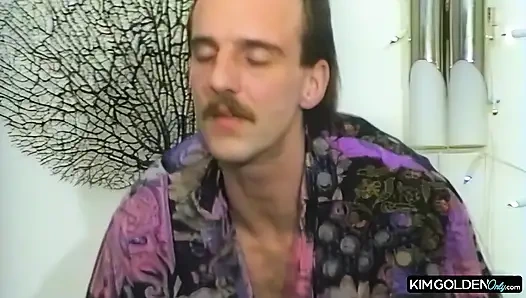 Leidenschaftlicher Oralaustausch mit intensiver Lust