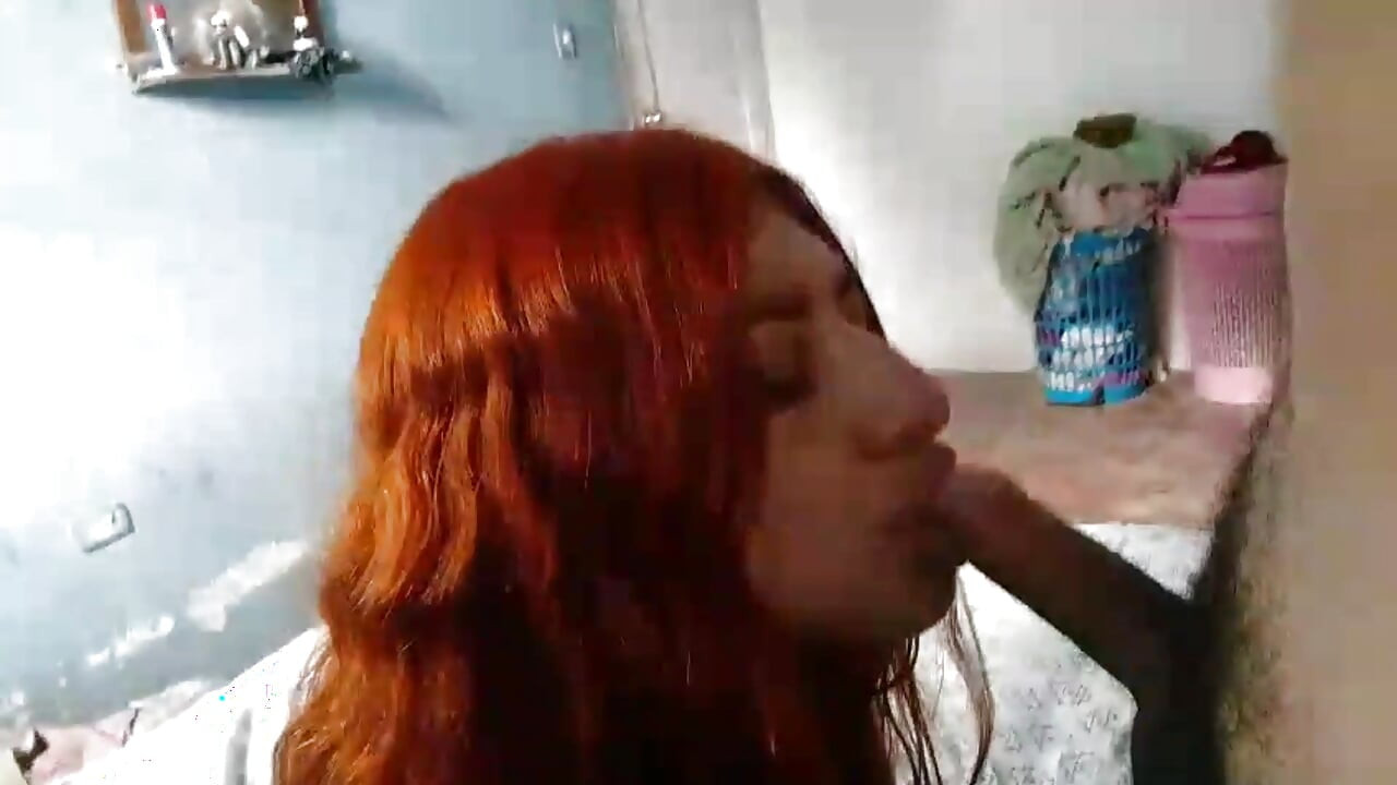 شاهد وأنا أجد أختي غير الشقيقة مستلقية على سريرها