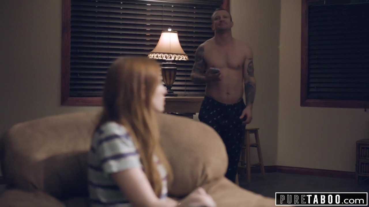 純粋なタブー義理の両親と義理の兄が新しい妹を歓迎