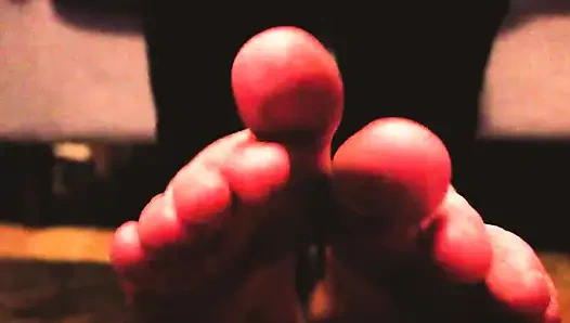 Застукали за дрочкой шлюх минета, теперь ты должен делать все, что я говорю, или иначе