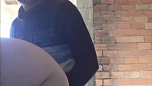 I get fucked in an abandoned house, until she cums inside my pussy