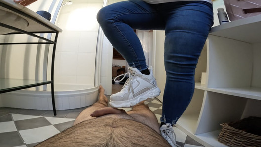 Géante BBW - piétinement avec des chaussures de plateau