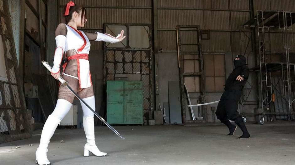 Ninjas ทรมานสาวยากจนด้วยเซ็กส์ทอยและหยอกล้อด้วยนิ้ว