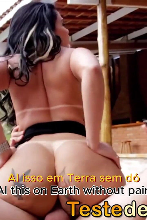 Sıcak Hanımefendi Havuz Temizleyiciyle Karıştı