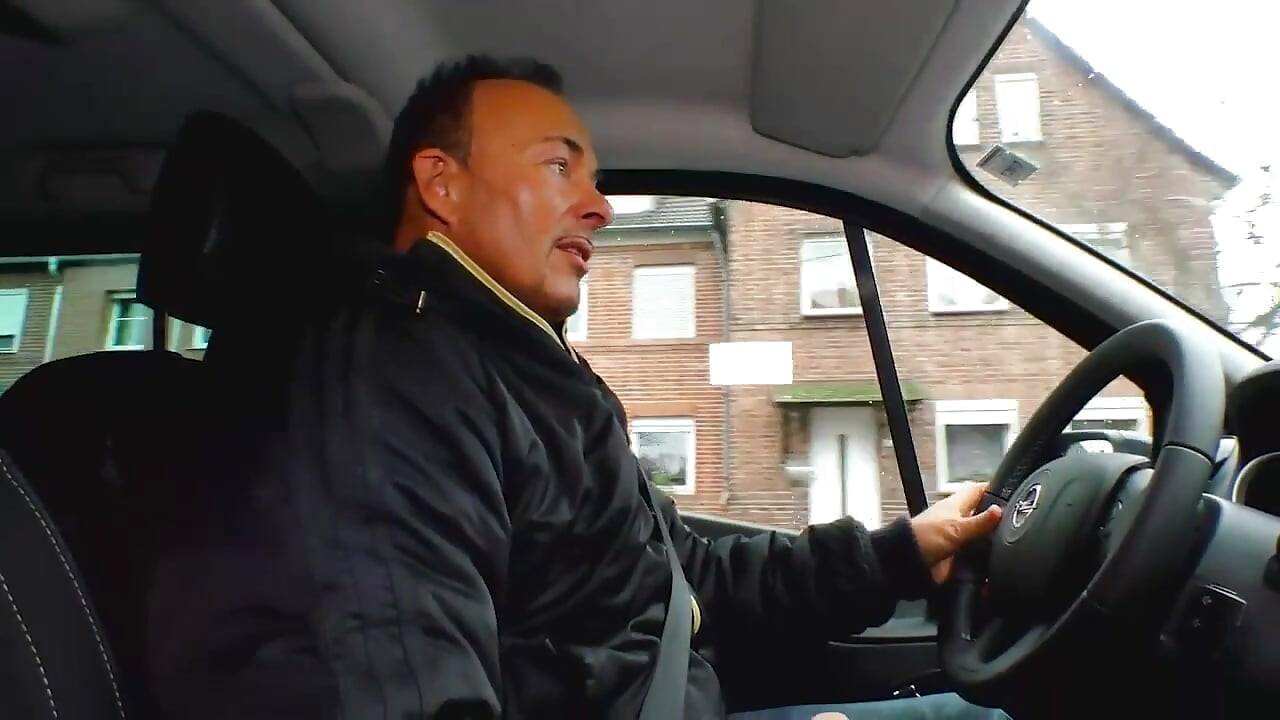 Sexy Milf had sex in the car with a big dick and does cumshot