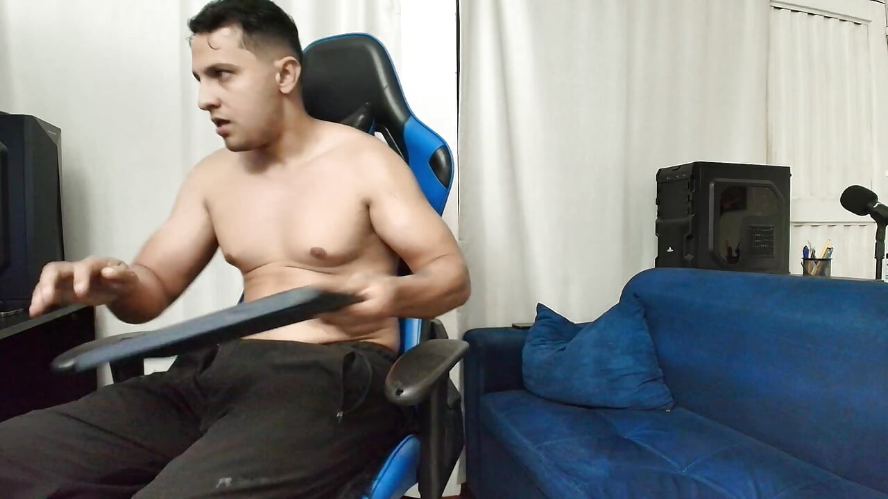 Aku hampir kepergok lagi habis-habisan