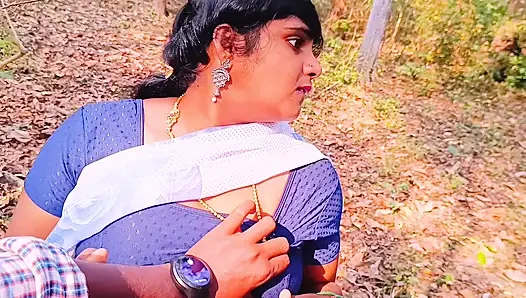Desi Outdoor-Dschungelfick. Stiefmutter und stiefsohn hardcore-ficken im wald. Telugu dirtytalk.