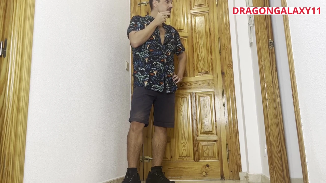 Kurye latin sarışınla seks yapıyor