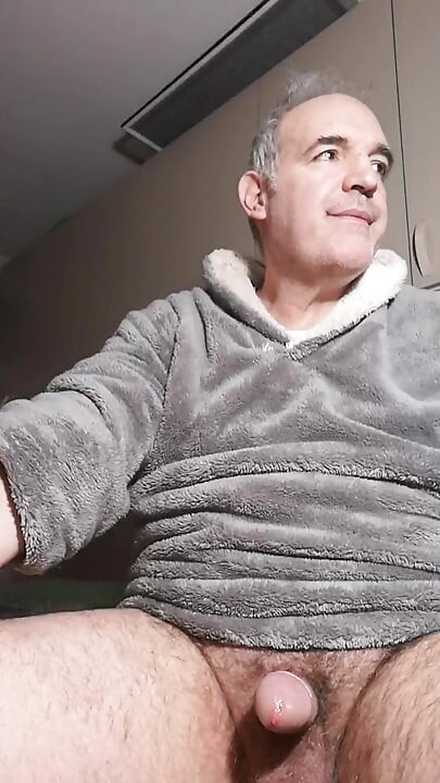 February 10 Online Evening Show with Cumshot in Your Face!