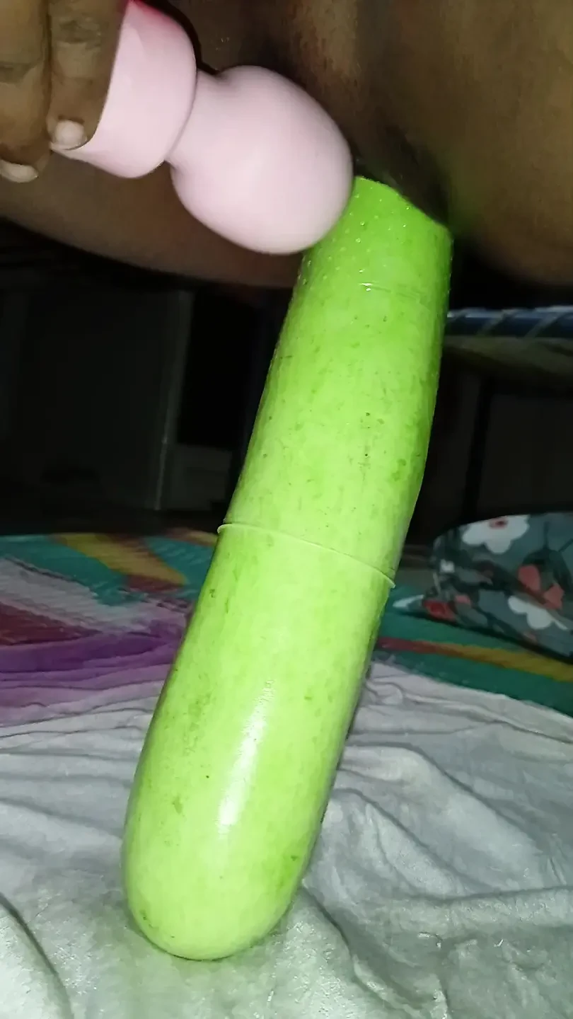 Bhabhi Ne chut ko phad Diya louki se