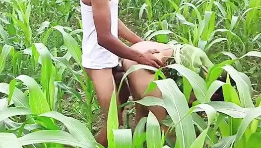 Musim 124. Amisha bhabhi ngentot di hutan sama petani