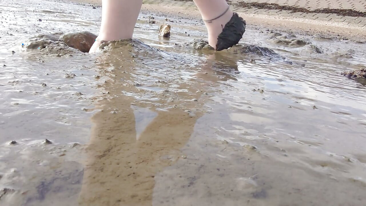 In Fine Stockings in the Wadden Sea of Wangerland