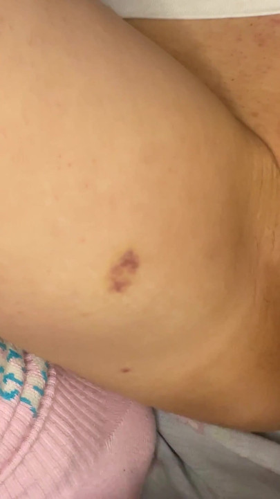 Eva diva kencing di gelas