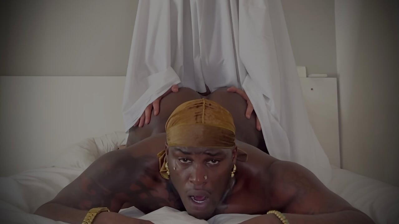 त्रिशंकु ब्राजीलियाई अमेरिकी काले डैडी को चोदता है