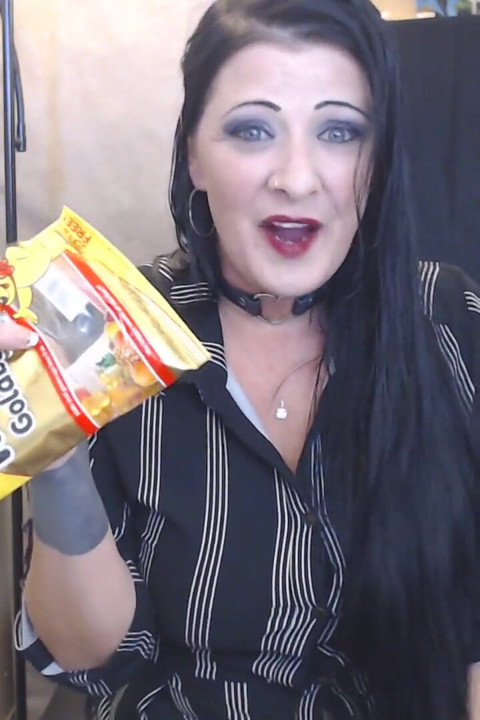 Şişman üvey oğul tıraşlı kafa cezası