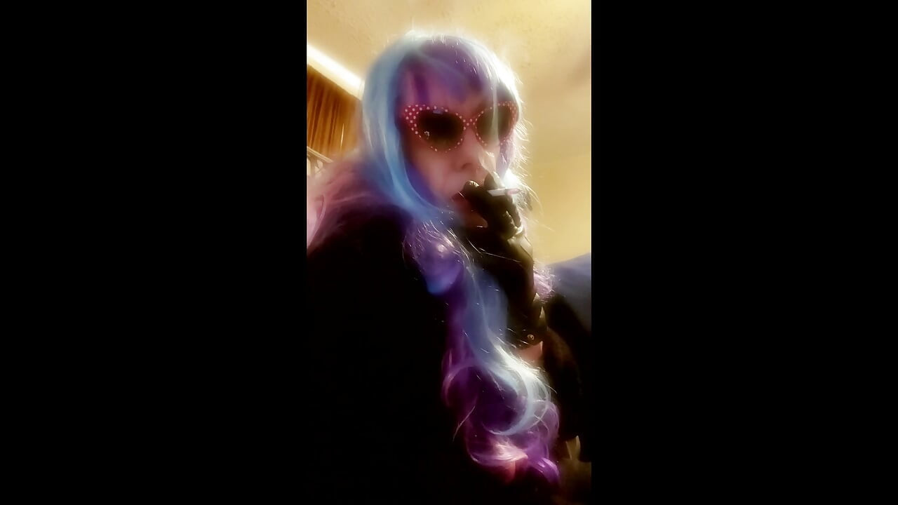你喜歡看我抽長煙嗎？？