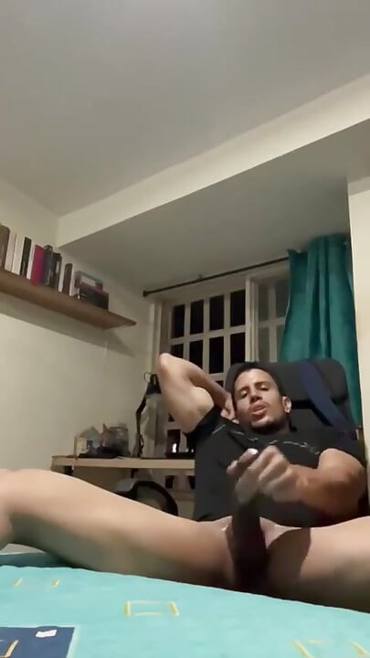Tiago Florez's Massive Cock - Colombian Gym Personal Trainer