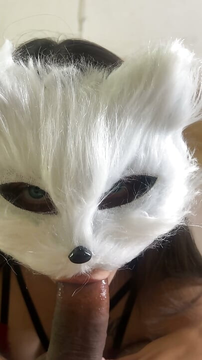 Hari ini Laeris Bertingkah Seperti Kucing yang Haus Susu.