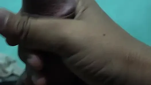 Stiefschwester massierte meinen dicken penis mit ihrer hand