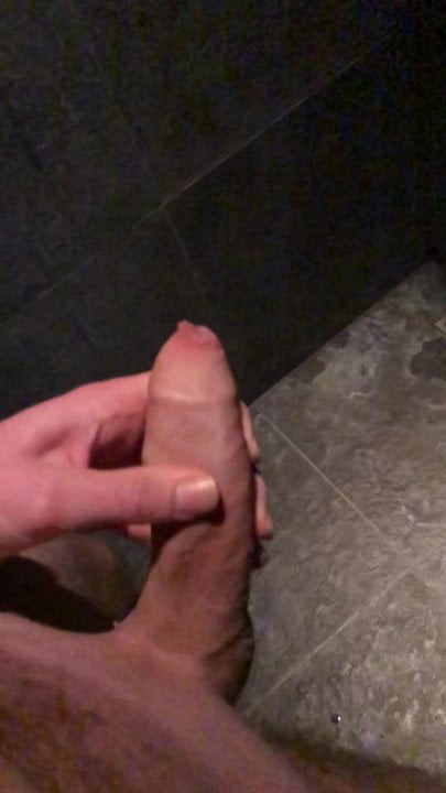 Self cumshot slomo