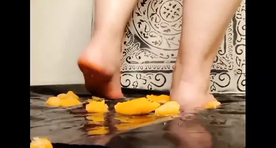 Piedi e feticcio del cibo