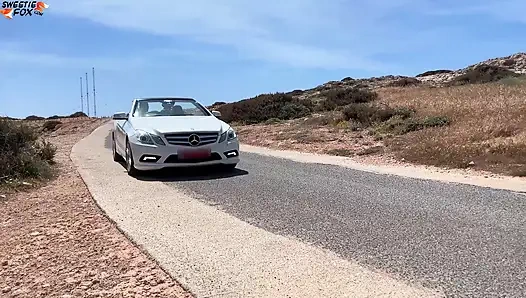 Mädchen lutscht schwanz, fremde im auto und doggystyle ficken in einer ruhe