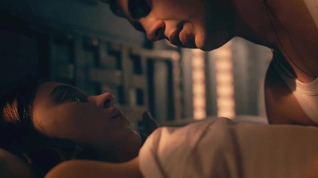 Сідні Суїні сексуальна сцена дефлорації з &#39;the handmaid&#39;s ta