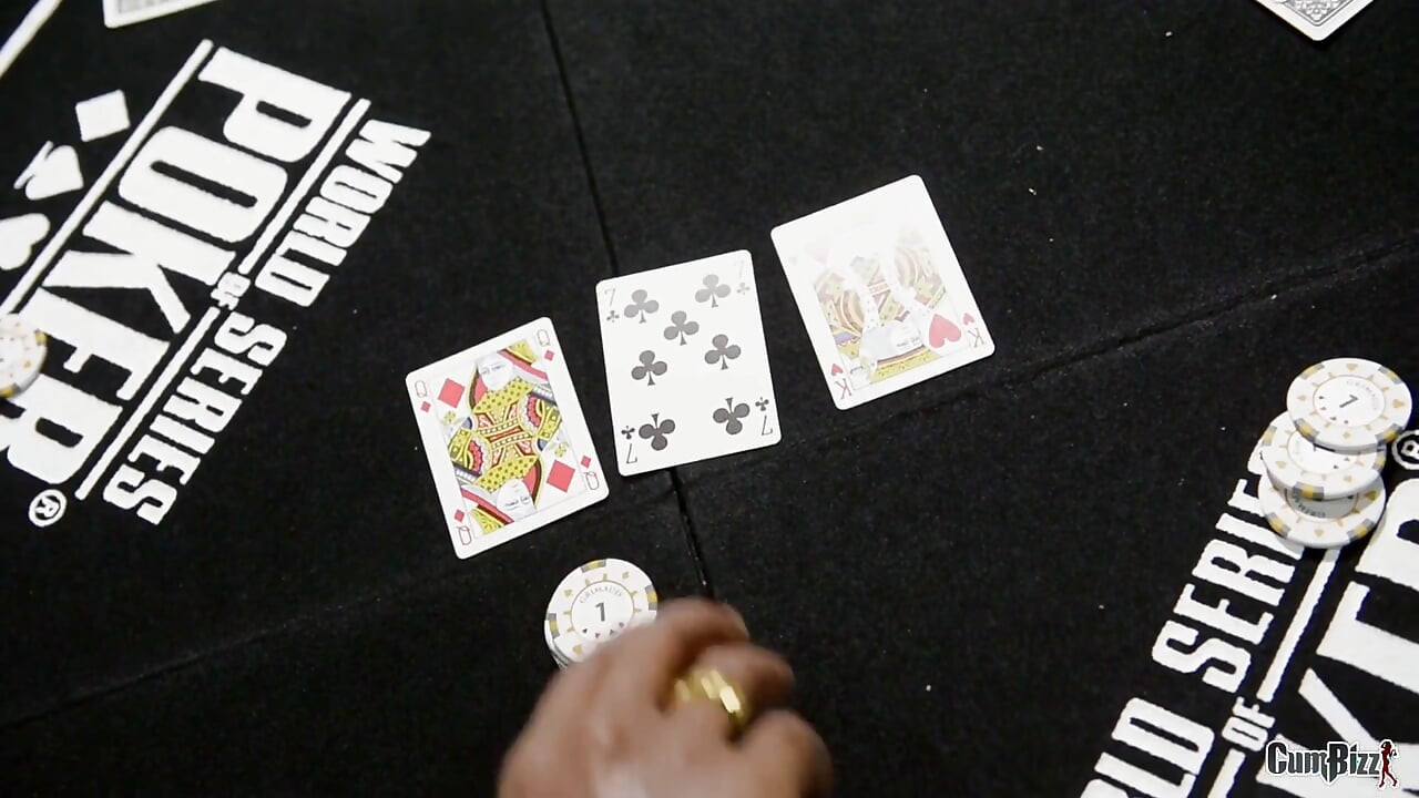 Poker oyunu yanlış gitti koca karısını tam eş evinde kaybediyor