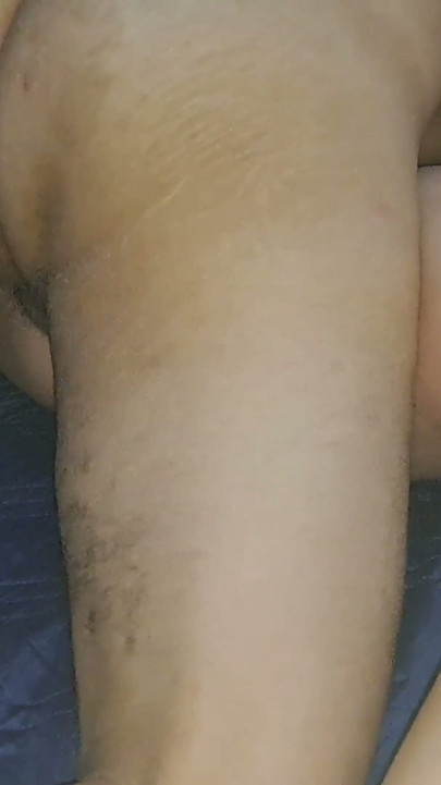 Xxx Desi - Η γειτόνισσα μπαίνει στο κρεβάτι μου και της αγγίζω τον μουνί | Clip 1