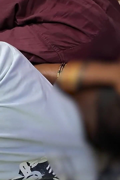 Fantasia secreta da esposa indiana - marido e seu meio-irmão juntos dentro dele