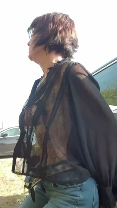 Risky squirt outdoor | Clip 1