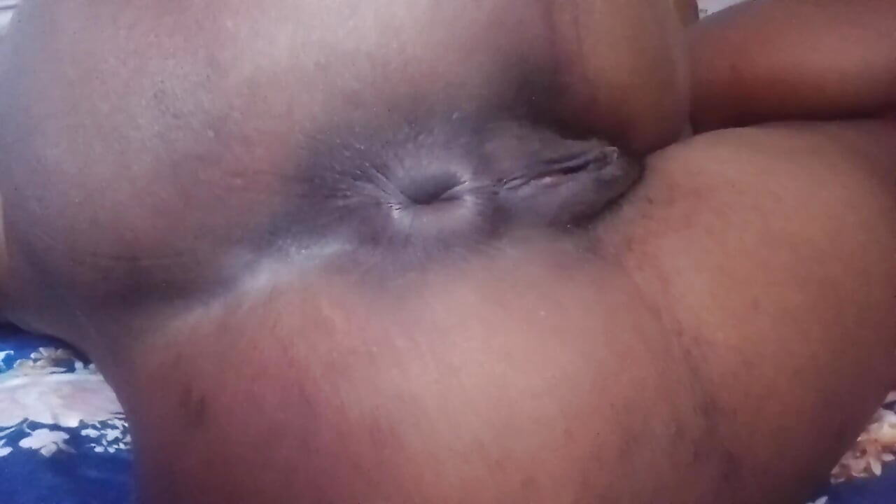 Göt yanaklarımı açıyor anal kasılmalar amımı ovuyor