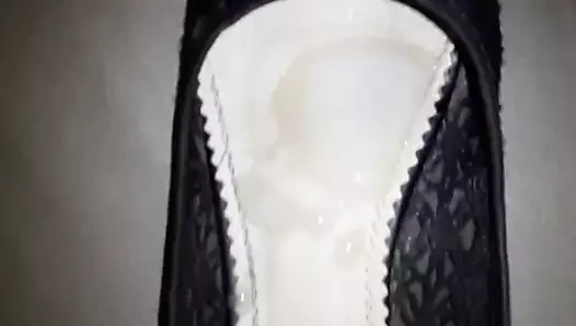 Wieder Sperma in meinen Ballerinas!