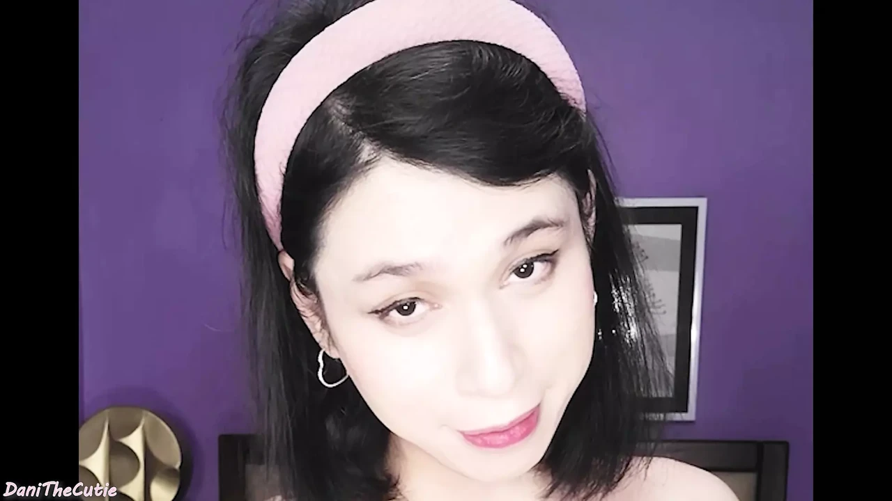 Pretty tranny DaniTheCutie greases herself up in this fun casual JOI