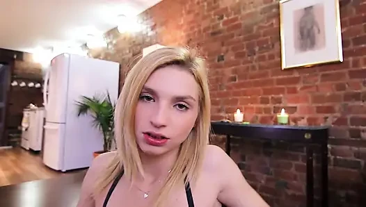 Nasse blondine wird geleckt und gefickt