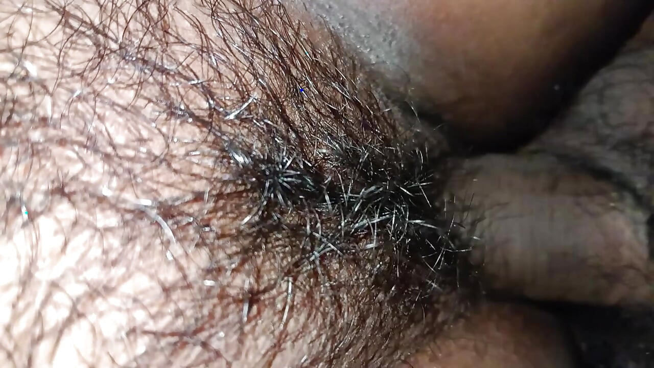 Bhabi ke Ghar uski chut par mal gira
