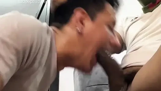 Sik beni, gırtlağımı sik