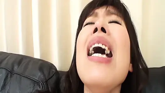 A084G01 Inviting you to a private room for a preview of an extreme daytime drama, but actually watching an extreme AV! ? Demonstration SEX with a sullen wife!