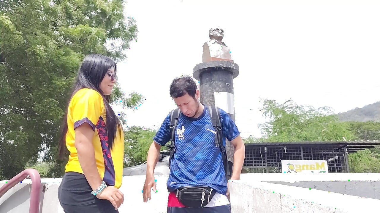 Mulher colombiana gostosa fazendo sexo com um francês bonito e gostoso