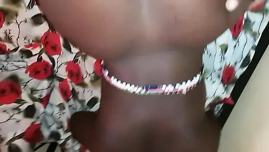 Aku menyetubuhi pelacurku dengan pantat besar di hotel.