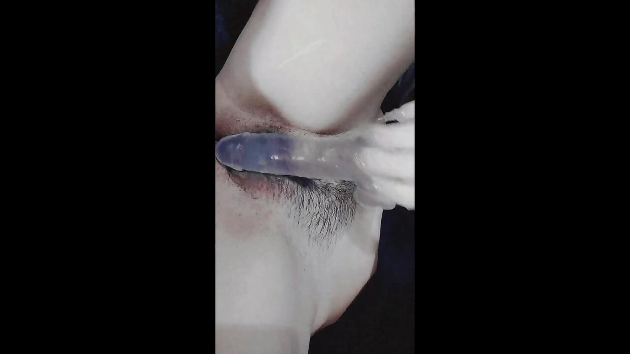 Μεγάλη συνεδρία Sexting με υπότιτλους Goth κορίτσι λεπτό δείχνει εσώρουχα και τελειώνει με οργασμό
