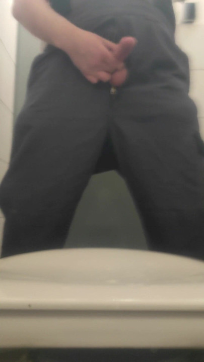 ฉี่และน้ําแตกหลายครั้งในห้องน้ํานักเรียนที่เวิร์คสเตชั่น ma | คลิป 1