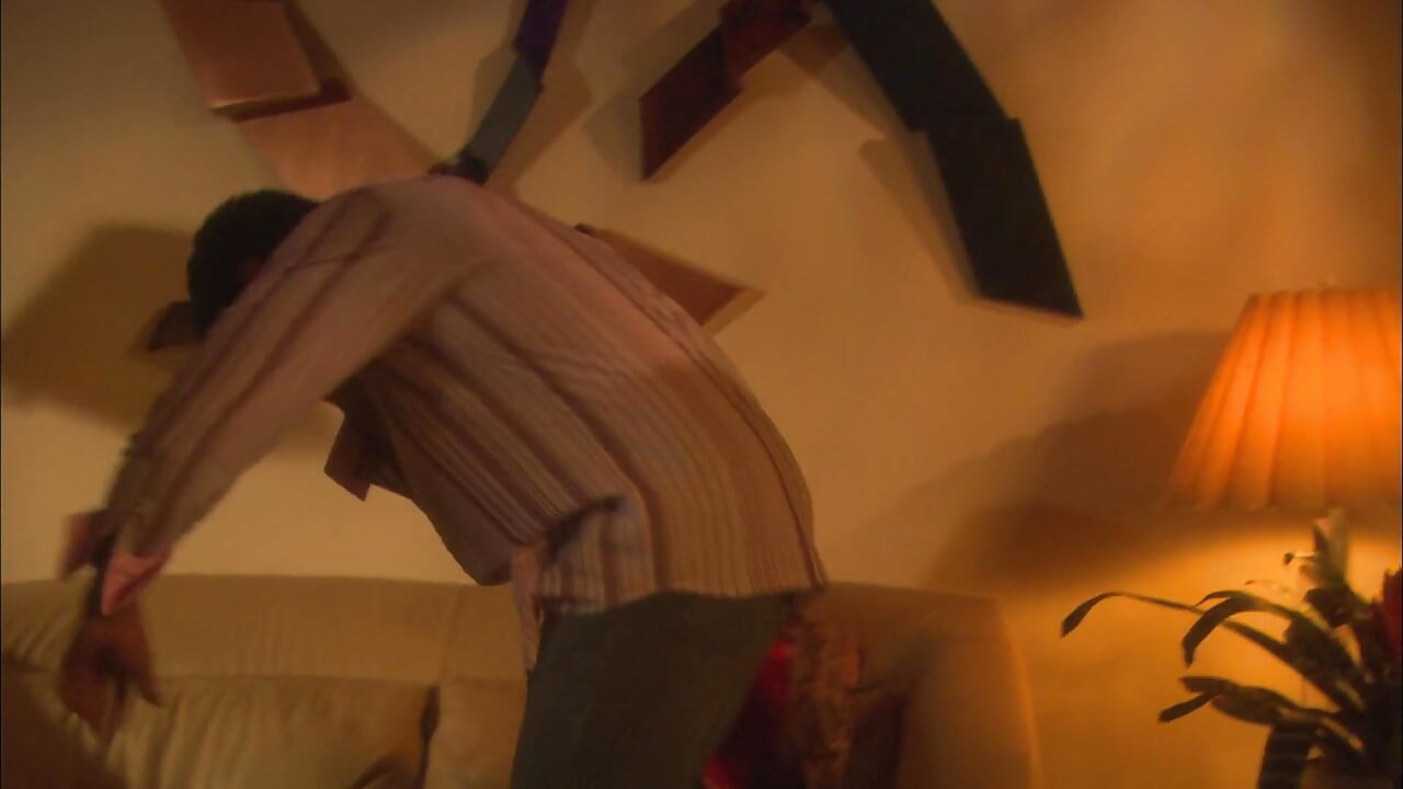 Fofa ruiva recebe um creme na buceta depois de uma sessão de ótimo sexo