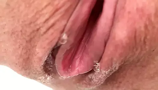 Have you Seen How the Pussy Opens During Pissing? Maximum Close-up.