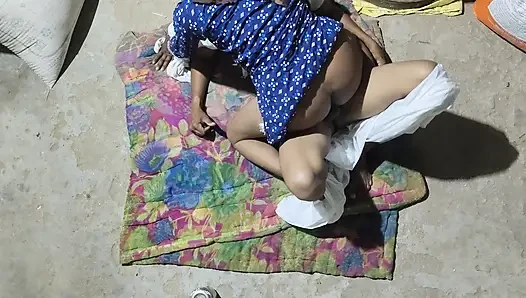 Hintli köylü seksi sevimli ateşli vücutlu kız