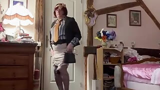 Dressed in a beige mini skirt for her evening
