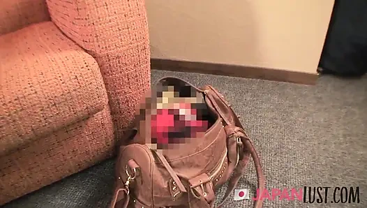 Gadis remaja jepang dengan kaus kaki super semok dientot habis-habisan sampai dicrot di dalam