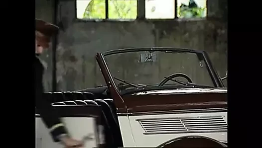 Pelacur militer yang cantik lagi asik ngentot kontol!