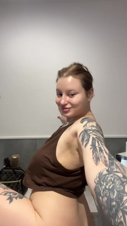 Je ferai de notre chat le plus sexy si vous commencez onlyfans